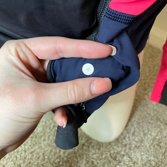 Lululemon Long sleeve - Picture 3 of 3